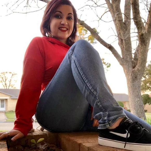 Meet your Posher, Heather - Picture 1 of 1